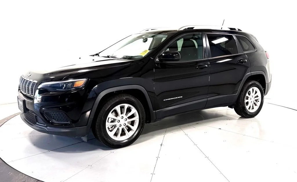 Used 2020 Black Jeep Latitude image 9