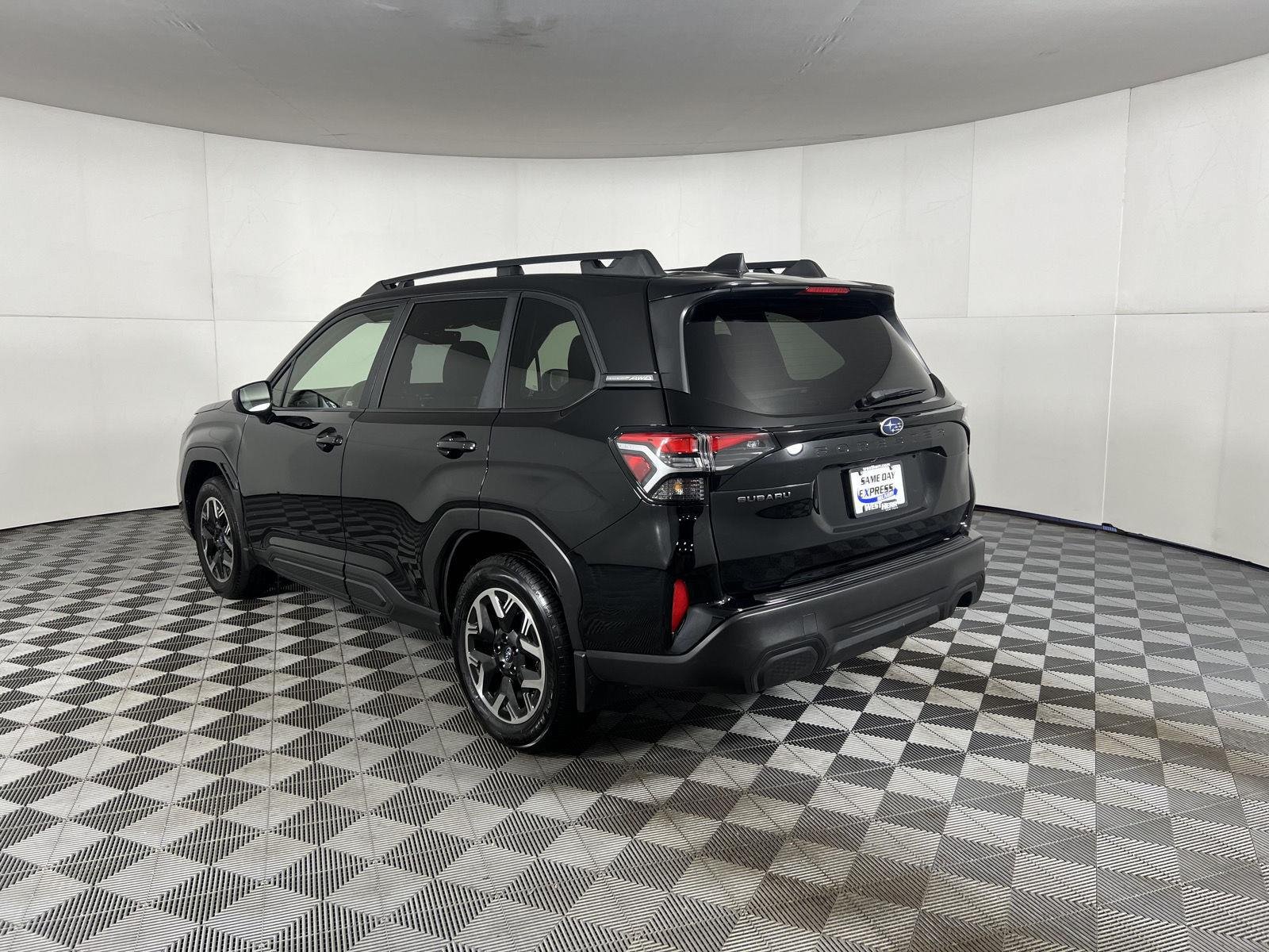Used 2025 Crystal Black Silica Subaru Premium image 6