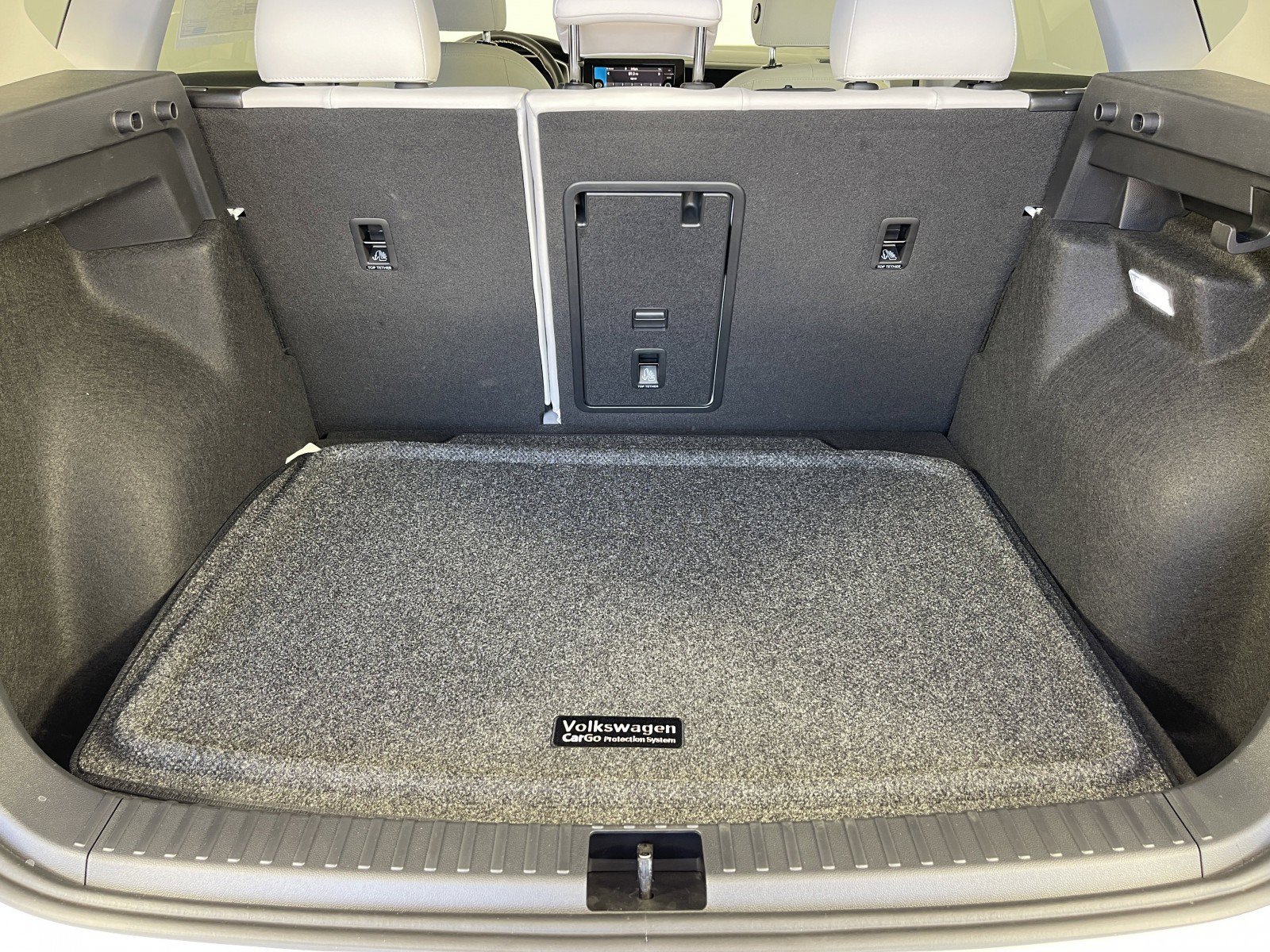 2025 Volkswagen Taos SE - Photo 34