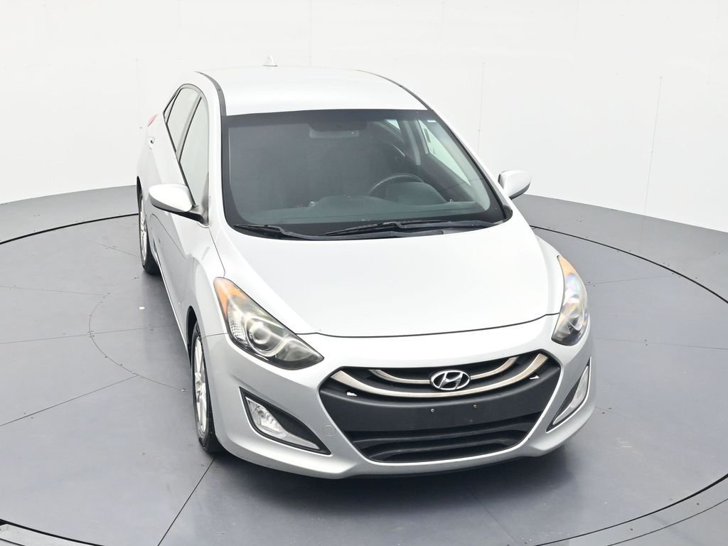 Used 2013 Shimmering Silver Metallic Hyundai Base image 37