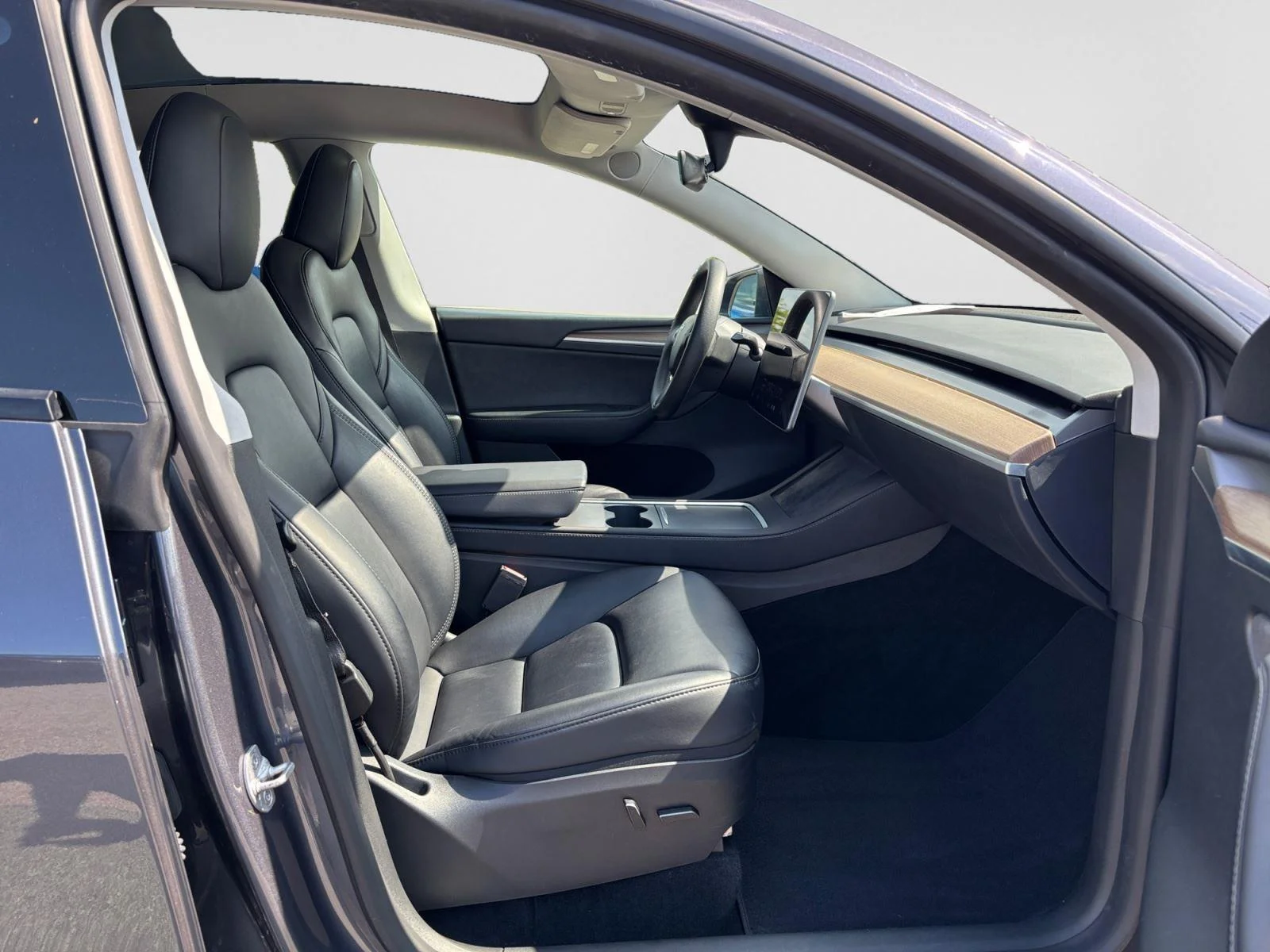 Used 2023  Tesla Performance image 15