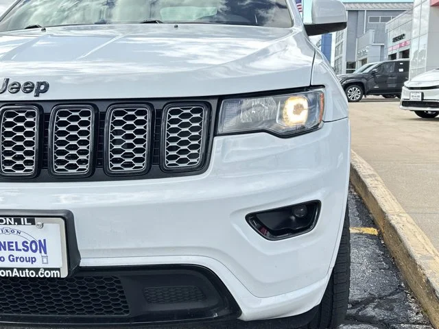 Used 2019 Bright White Clearcoat Jeep Altitude image 3