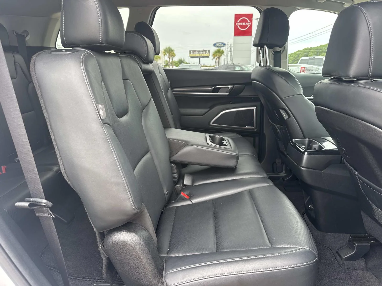 Used 2023 Glacial White Pearl Kia LX AWD image 10