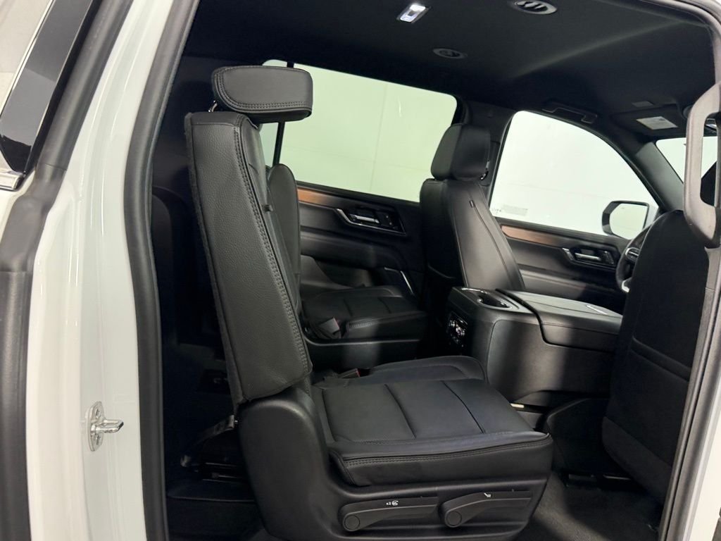Used 2025 White GMC Denali image 25