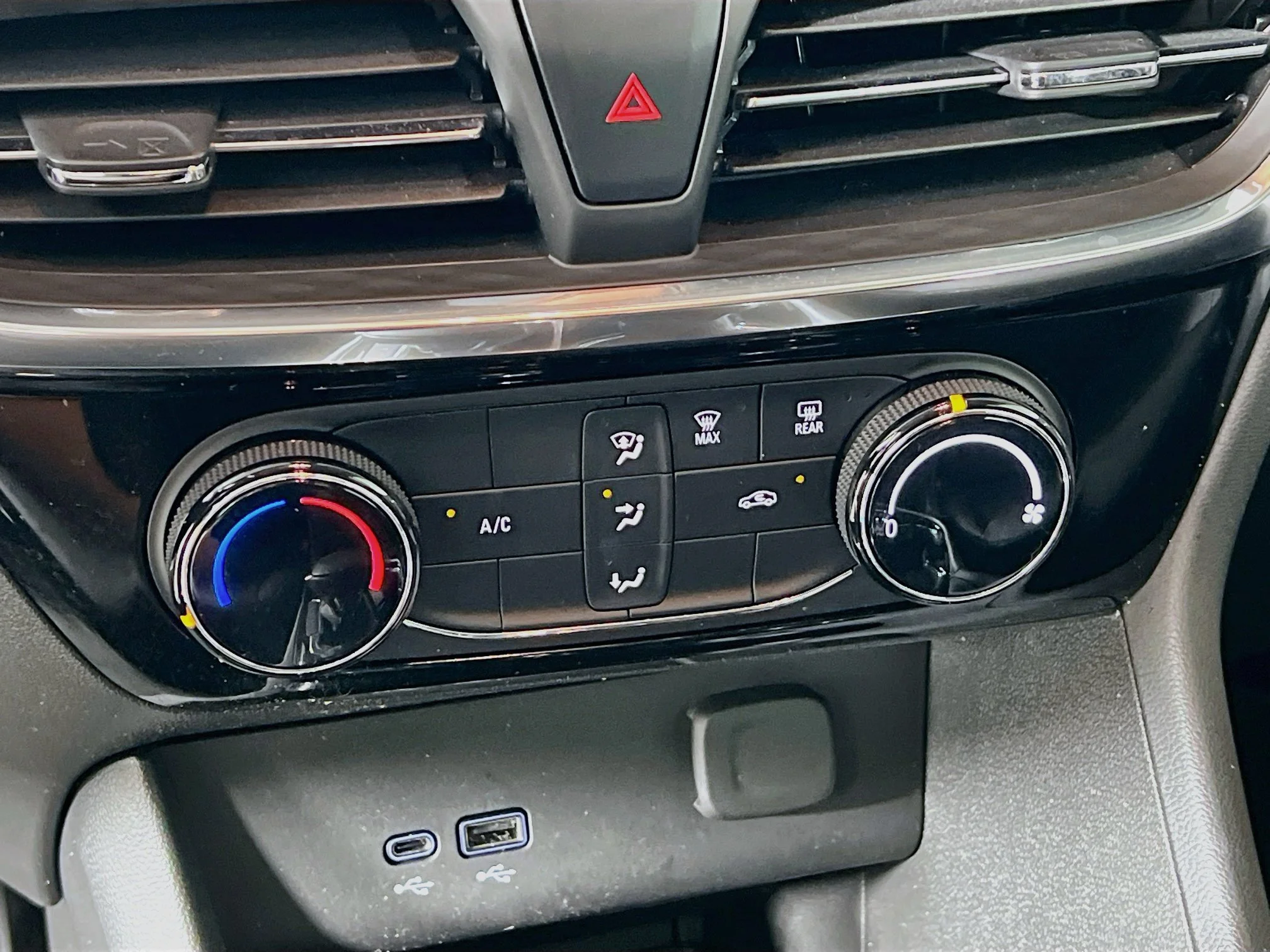 2024 Buick Encore GX Sport Touring - Photo 15