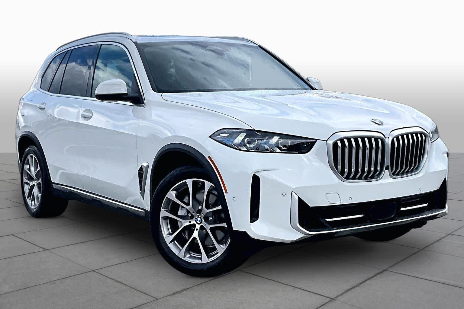 Used 2024 Alpine White BMW xDrive40i image 3