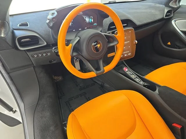 Used 2023  McLaren TechLux image 11
