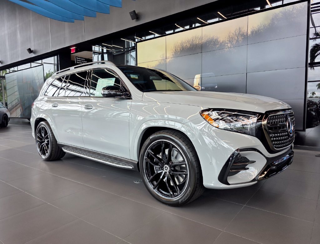 New 2027 MANUFAKTUR Alpine Grey Mercedes-Benz GLS 450 image 21