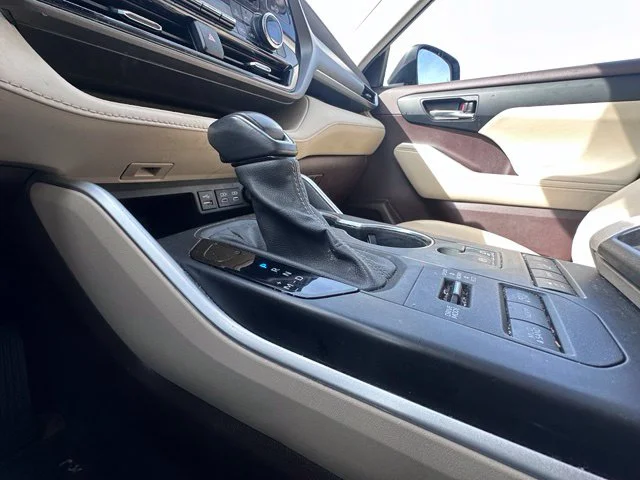 Used 2022 Beige Toyota XLE image 16