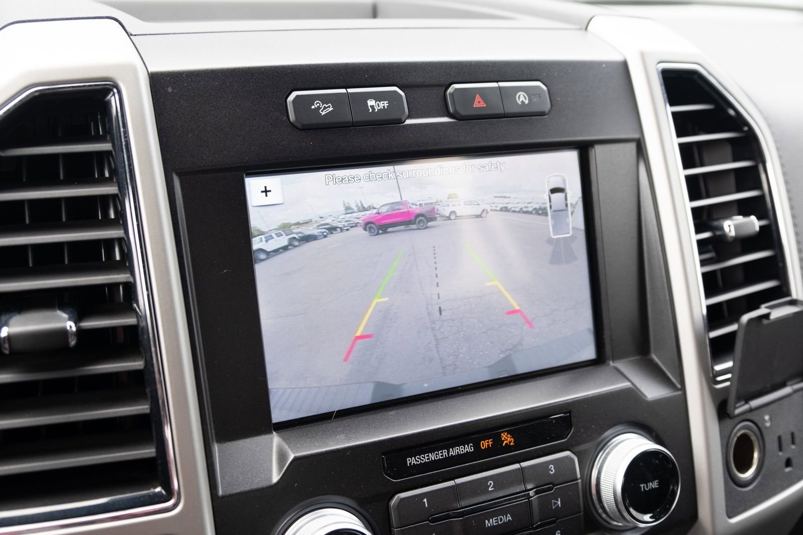 Used 2018  Ford Lariat image 8