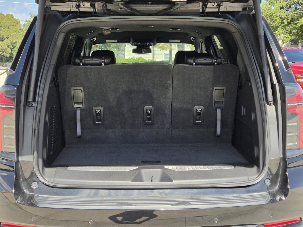 Used 2025 Black Chevrolet Z71 image 39