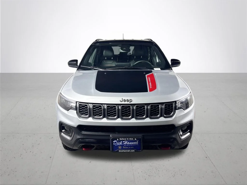 Used 2024 Silver Jeep Trailhawk image 3