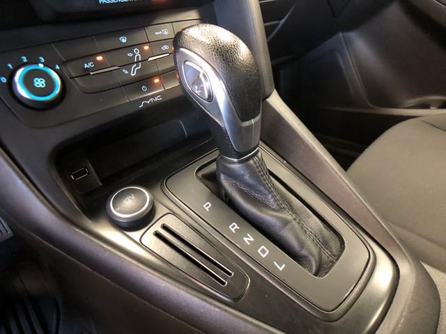 Used 2015 Oxford White Ford S image 18