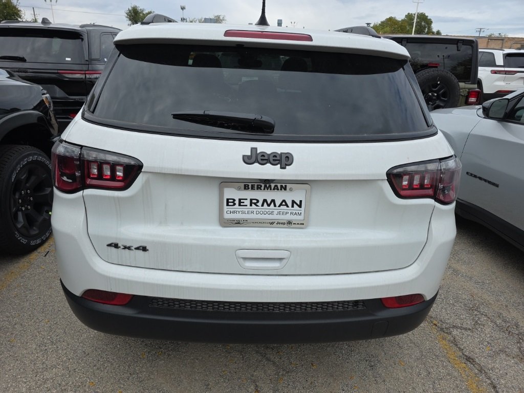 2026 Jeep Compass Latitude photo 3