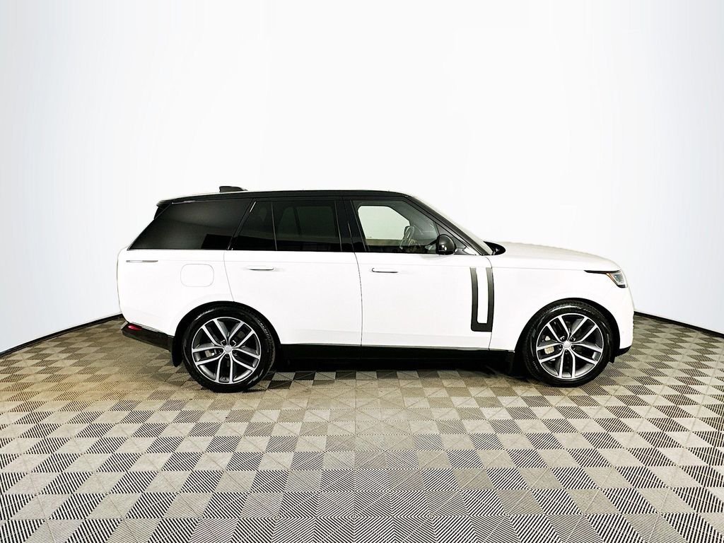 Used 2025 White Land Rover SE image 8