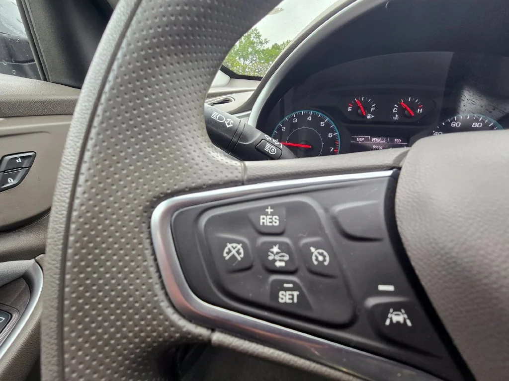 Used 2023 STERLING GRAY METALLIC Chevrolet LT image 21