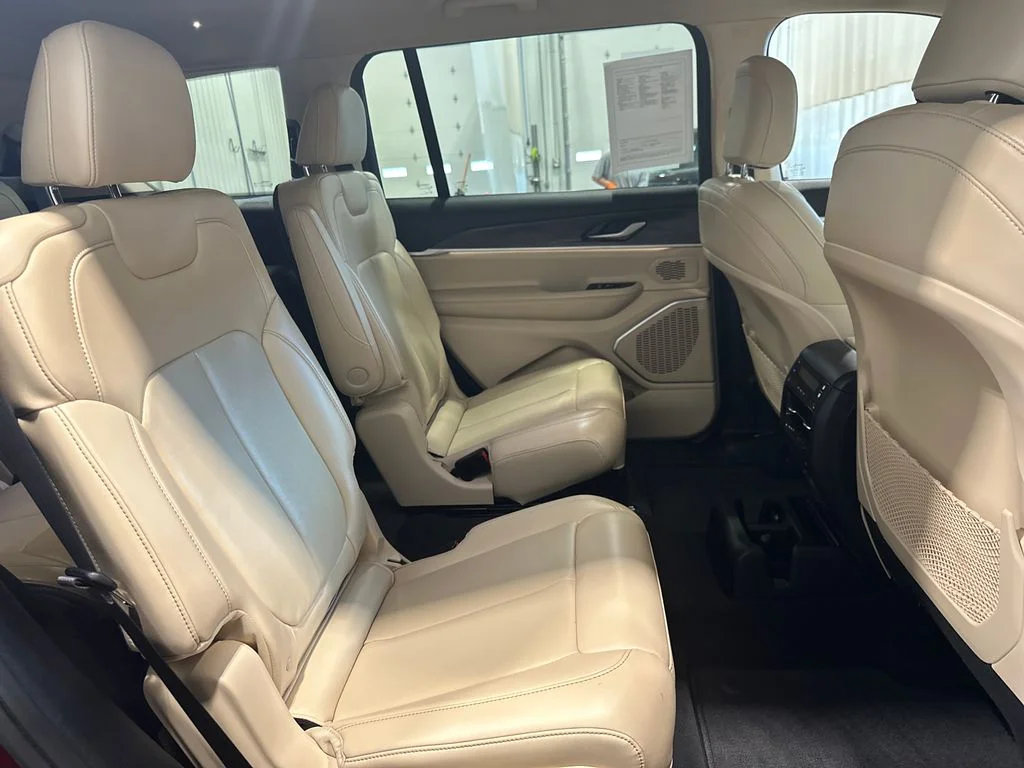 Used 2022 Red Jeep Limited image 33