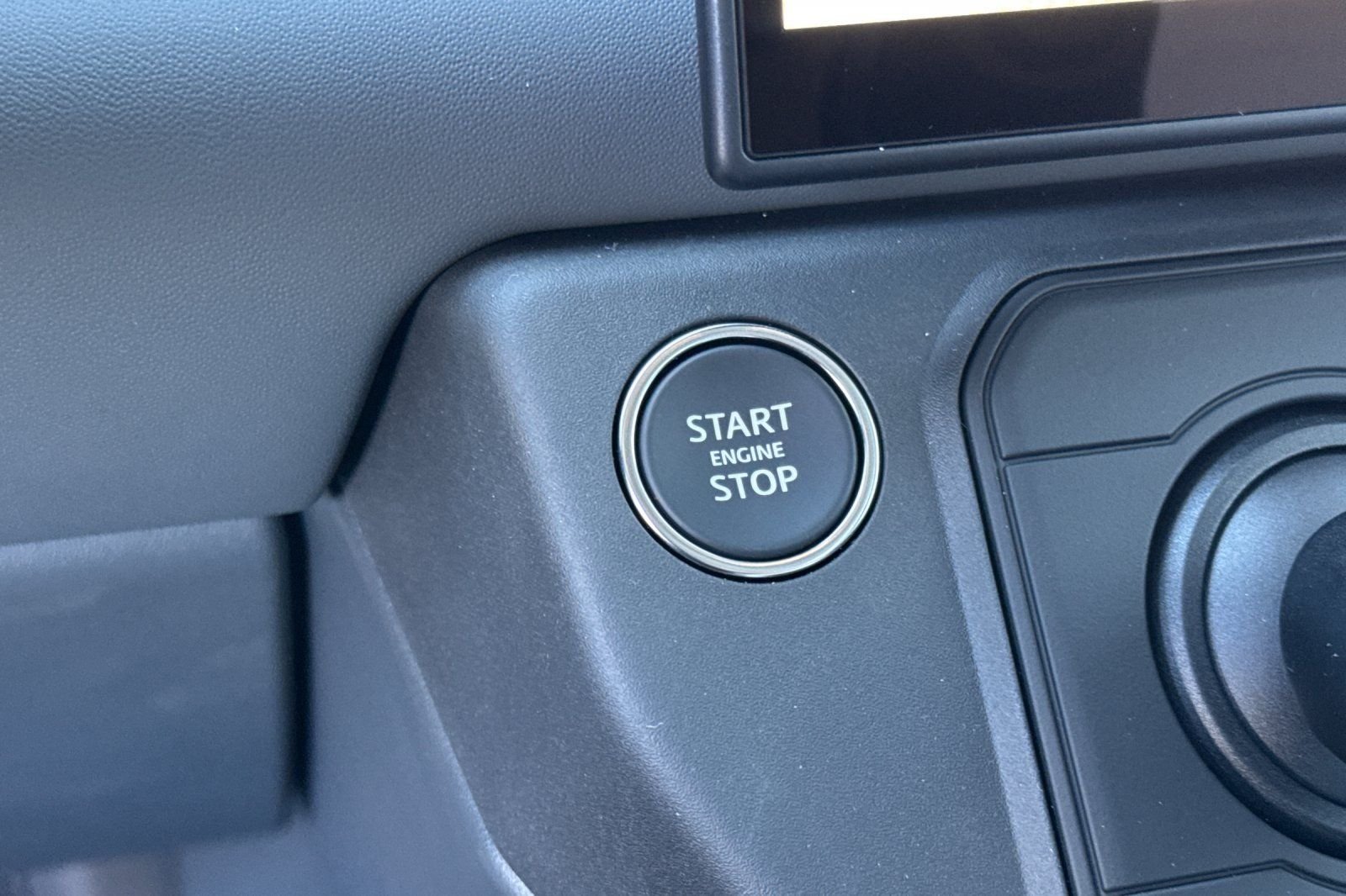 New 2026 Fuji White Land Rover X-Dynamic SE image 26