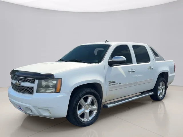 Pre-Owned 2010 Chevrolet Avalanch LT
