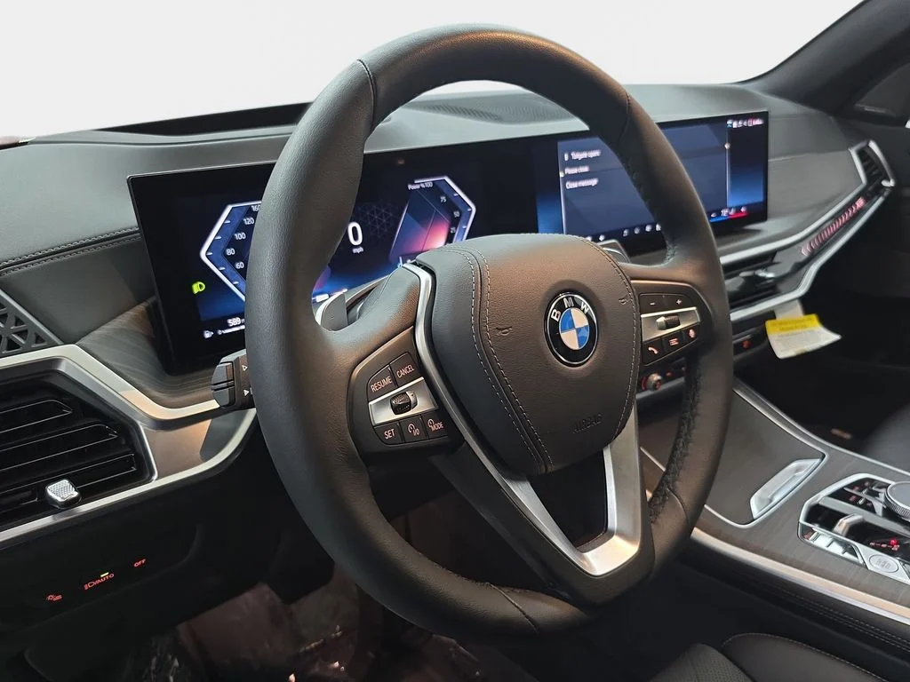 Used 2026 Skyscraper Grey Metallic BMW xDrive40i image 19