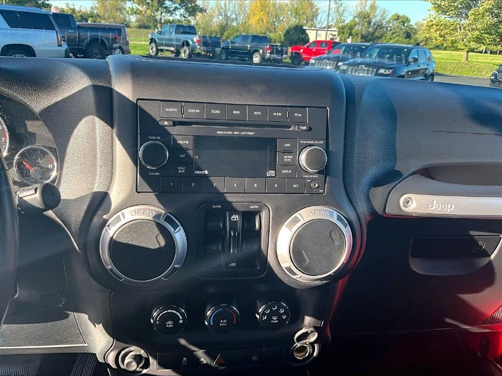 Used 2016 Red Jeep Unlimited Rubicon image 27
