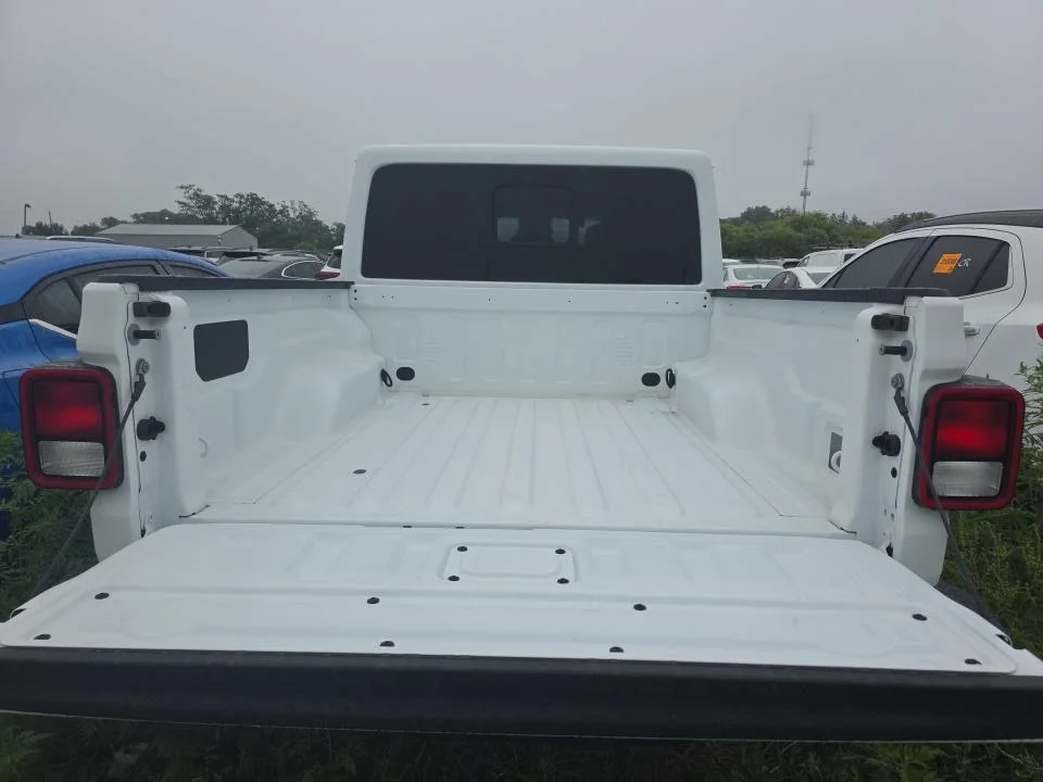 Used 2025 White Jeep High Tide image 6