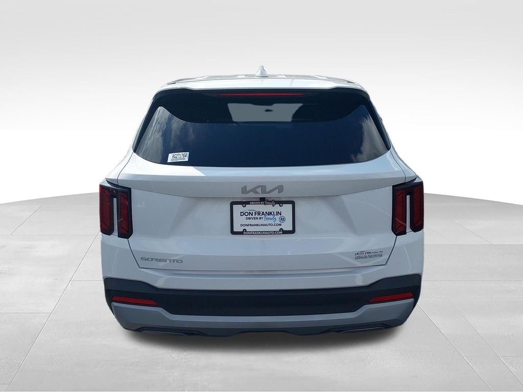 Used 2024 White Kia LX image 4