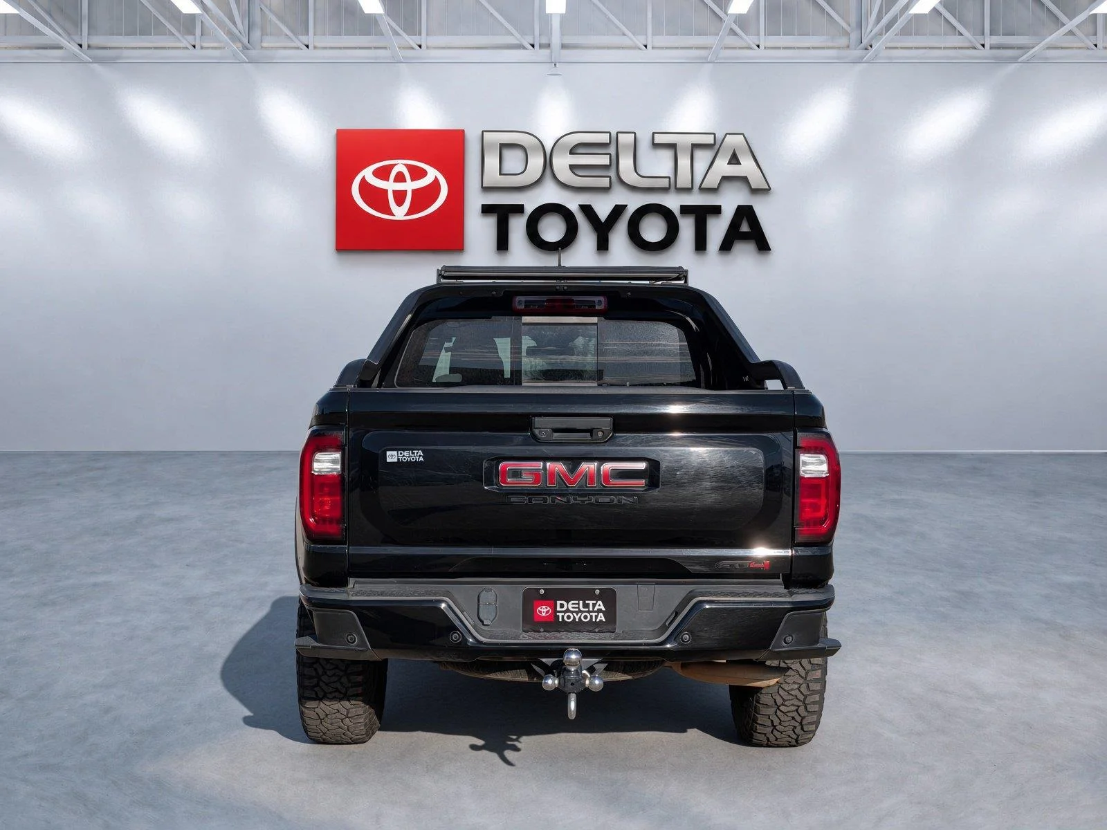 Used 2023 Onyx Black GMC 4WD AT4 image 6