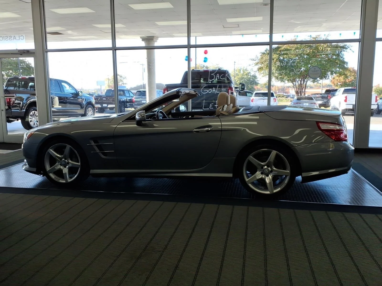 Used 2013 Palladium Silver Metallic Mercedes-Benz SL 550 image 3