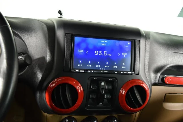 Used 2016 Silver Jeep Unlimited Sahara image 24