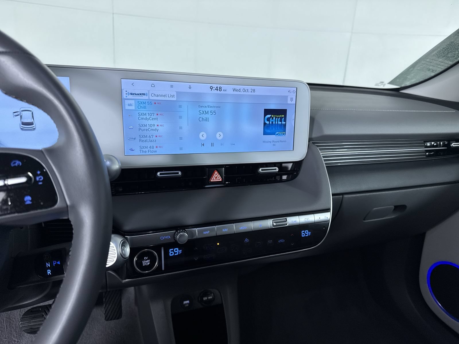 Certified Used 2024 Cyber Gray Hyundai Limited image 17