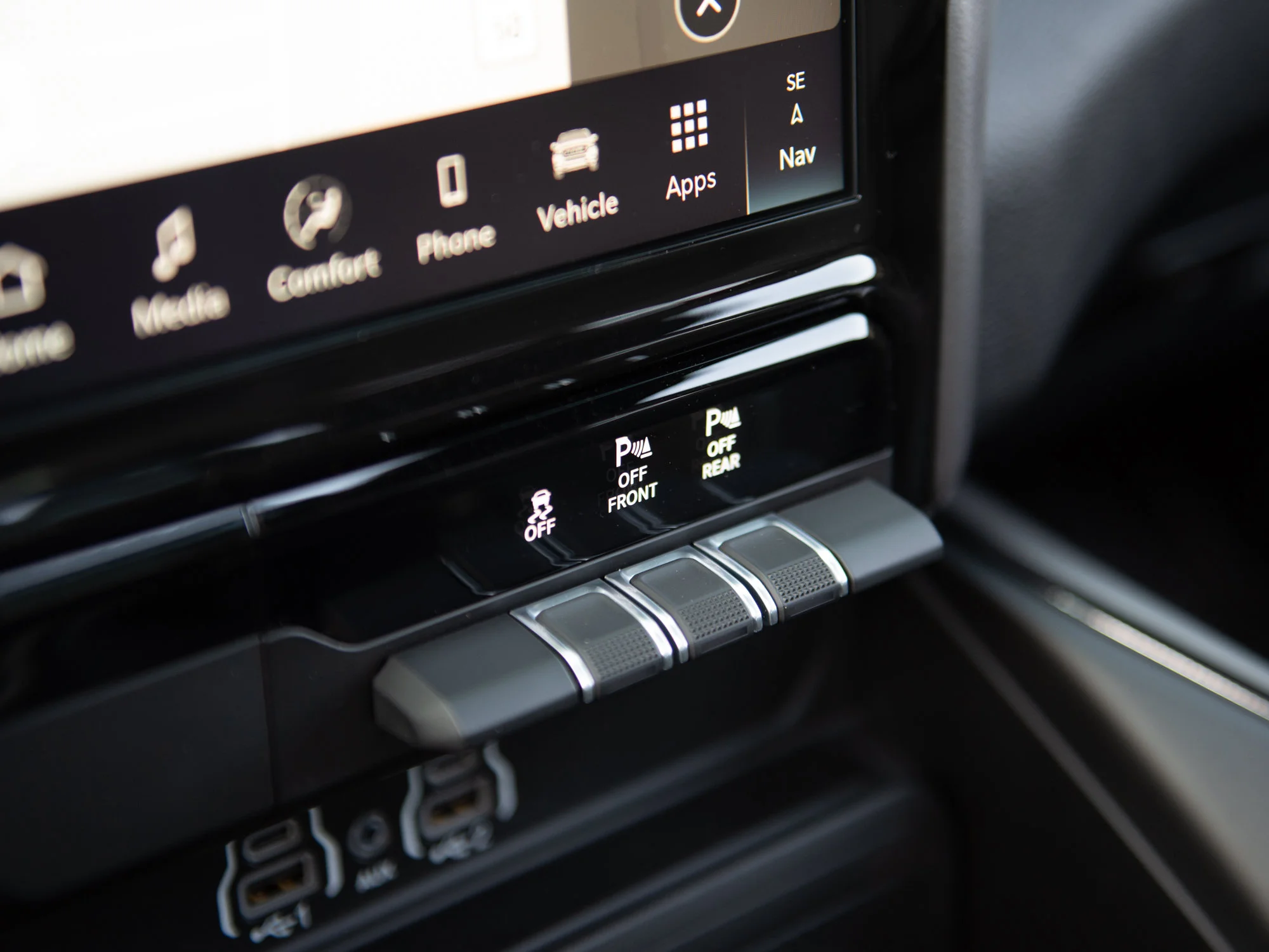 New 2026 Black RAM Sport* Crew Cab 4x4, Panoramic Sunroof, Heated Seats/Wheel, Alpine Audio image 22