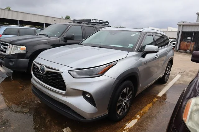 2021 Toyota Highlander Hybrid XLE