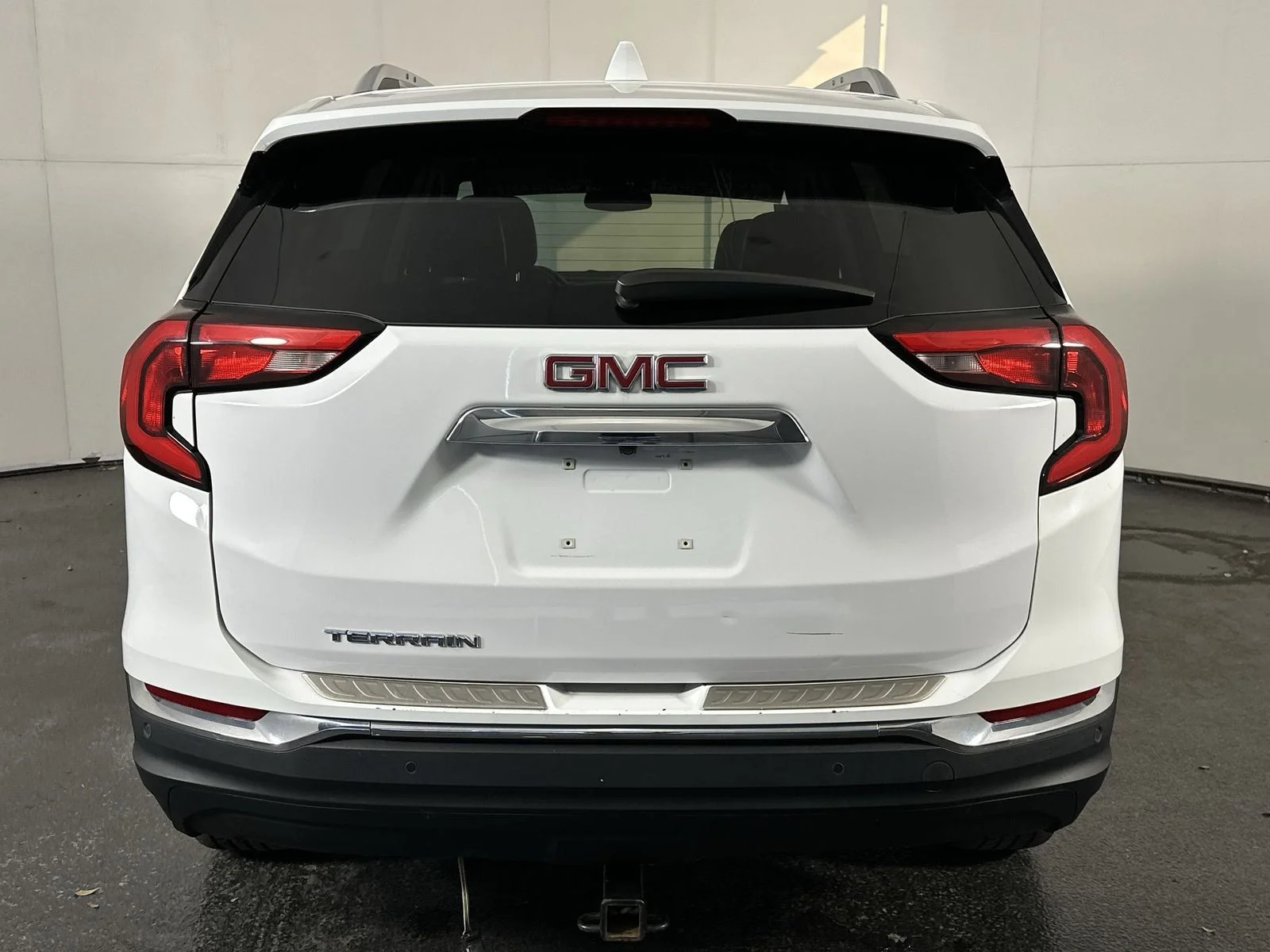 Used 2018 White GMC SLT image 7