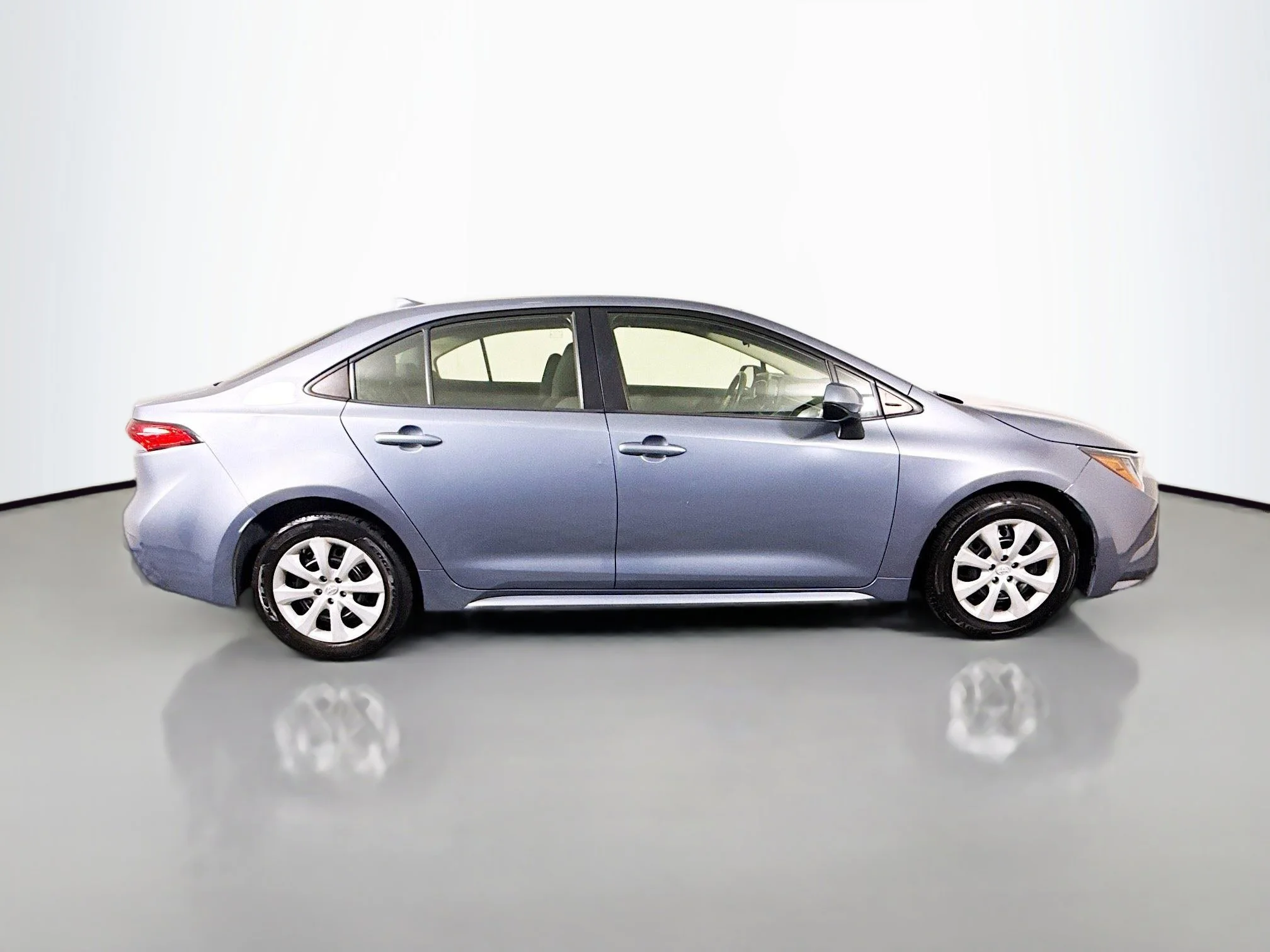 Used 2022 Celestite Toyota LE image 8