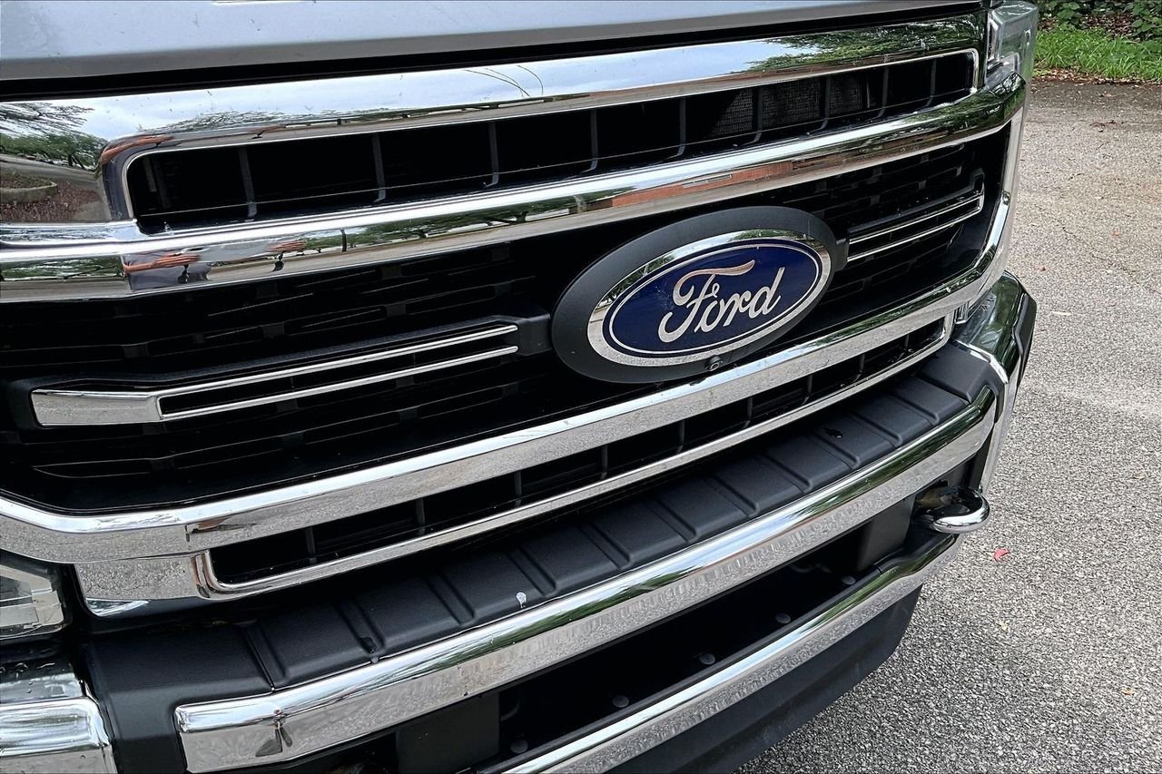 Used 2022 Silver Ford Lariat image 29