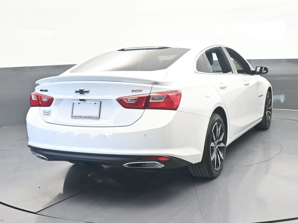 Used 2024 Summit White Chevrolet RS image 4