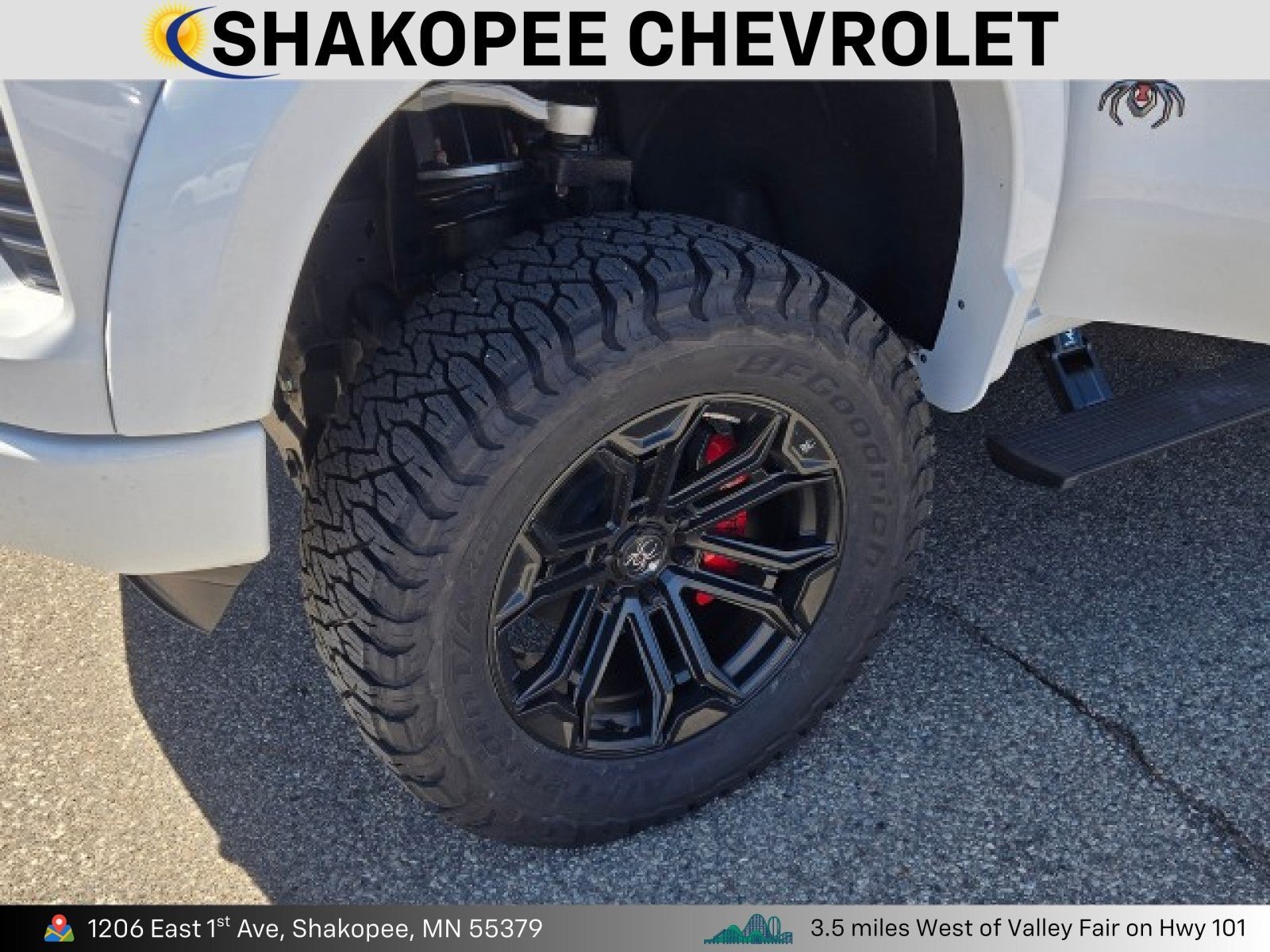 New 2026 Summit White Chevrolet RST (Black Widow Edition)  image 41