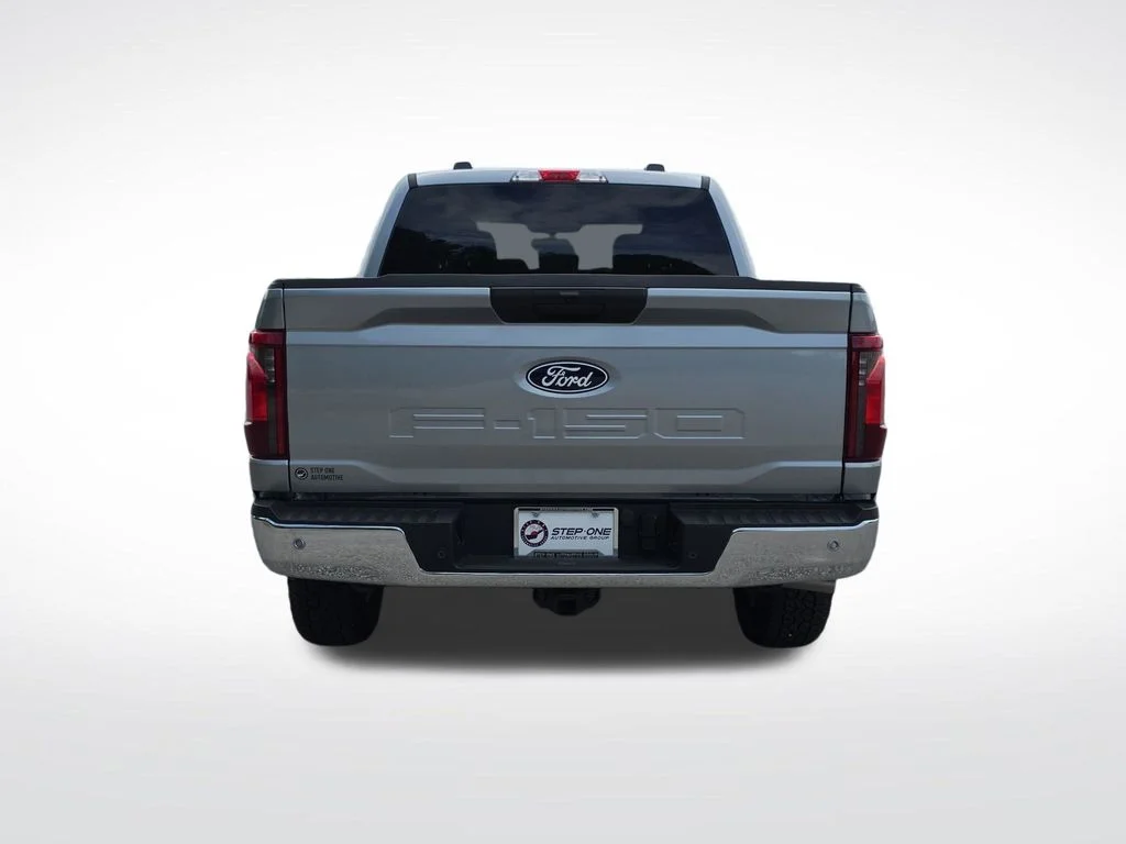 Used 2025 Silver Ford XLT image 5