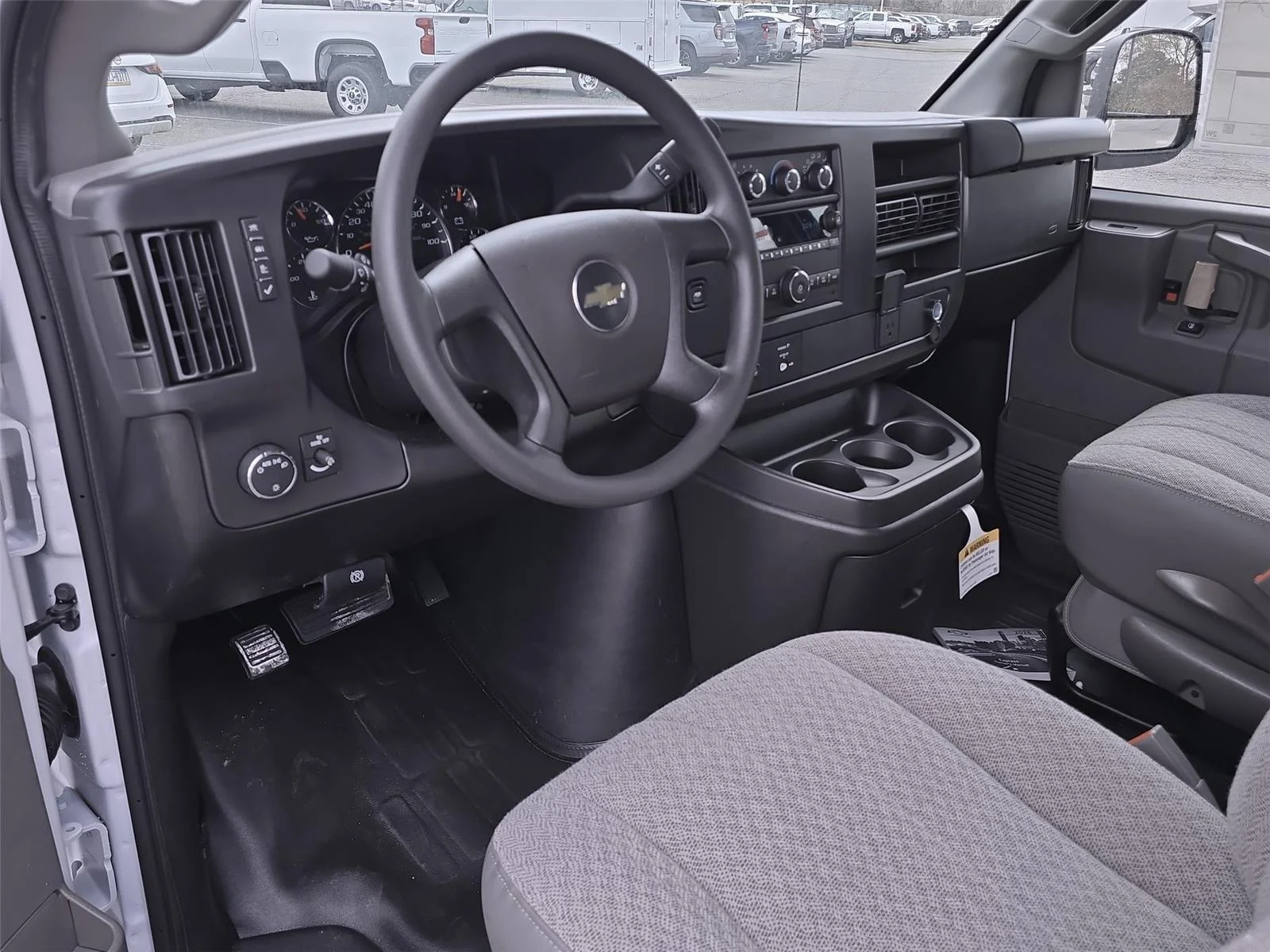 2026 Chevrolet Express Cargo Work Van - Photo 10