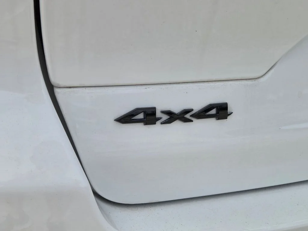 Used 2023 White Jeep Altitude X image 11