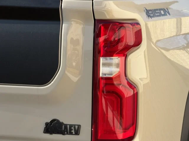 2026 Chevrolet Silverado 1500 ZR2 - Photo 8