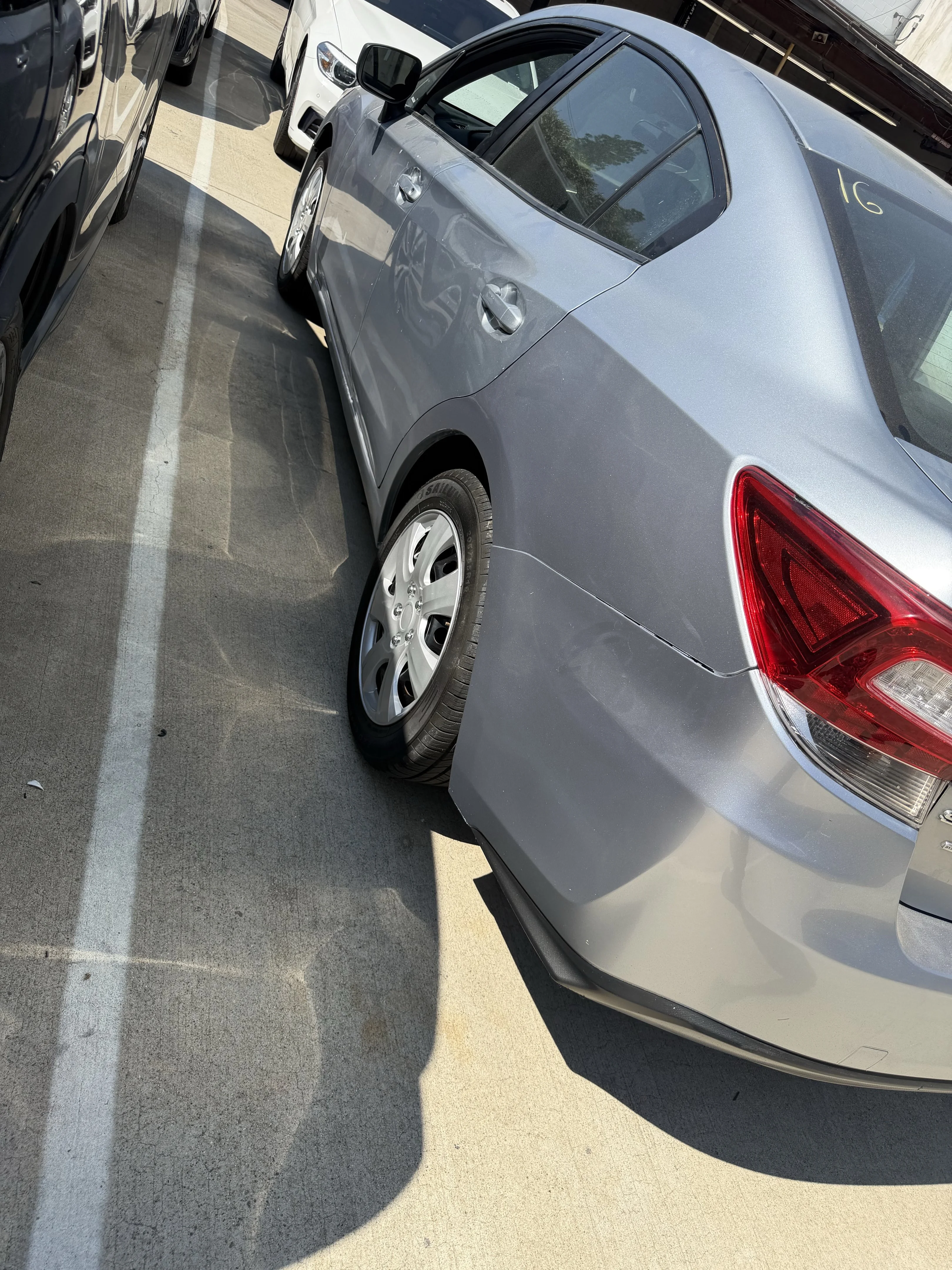 Used 2020 Ice Silver Metallic Subaru Base image 9