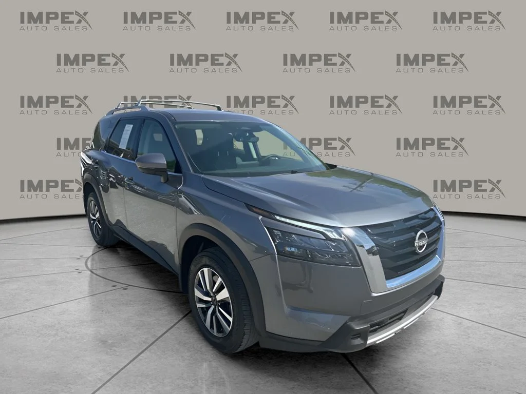 Used 2025 Gray Nissan SL image 7