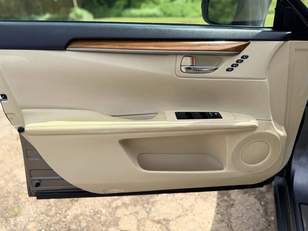 Used 2013 Gray Lexus Base 4dr Sedan image 27