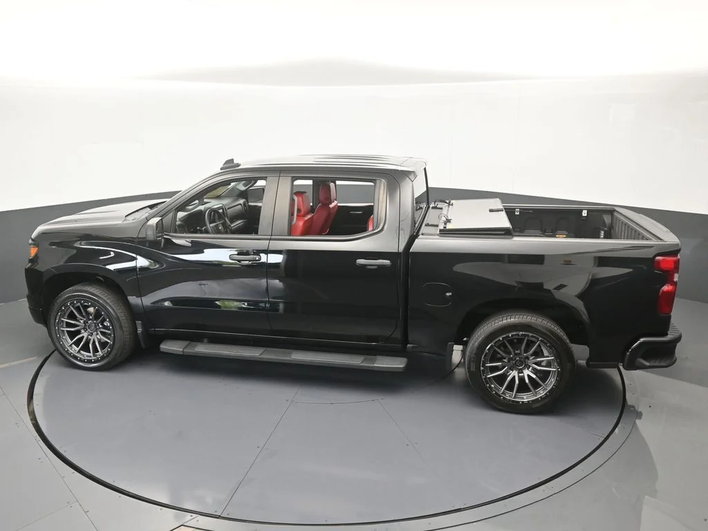 Used 2022 Black Chevrolet Custom image 47