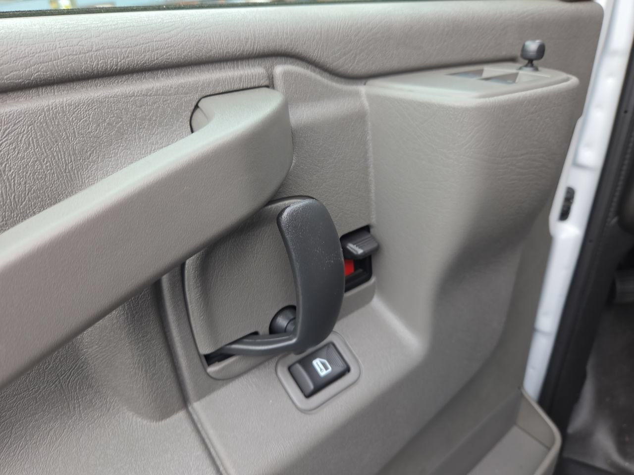 2026 GMC Savana Cargo Work Van - Photo 22