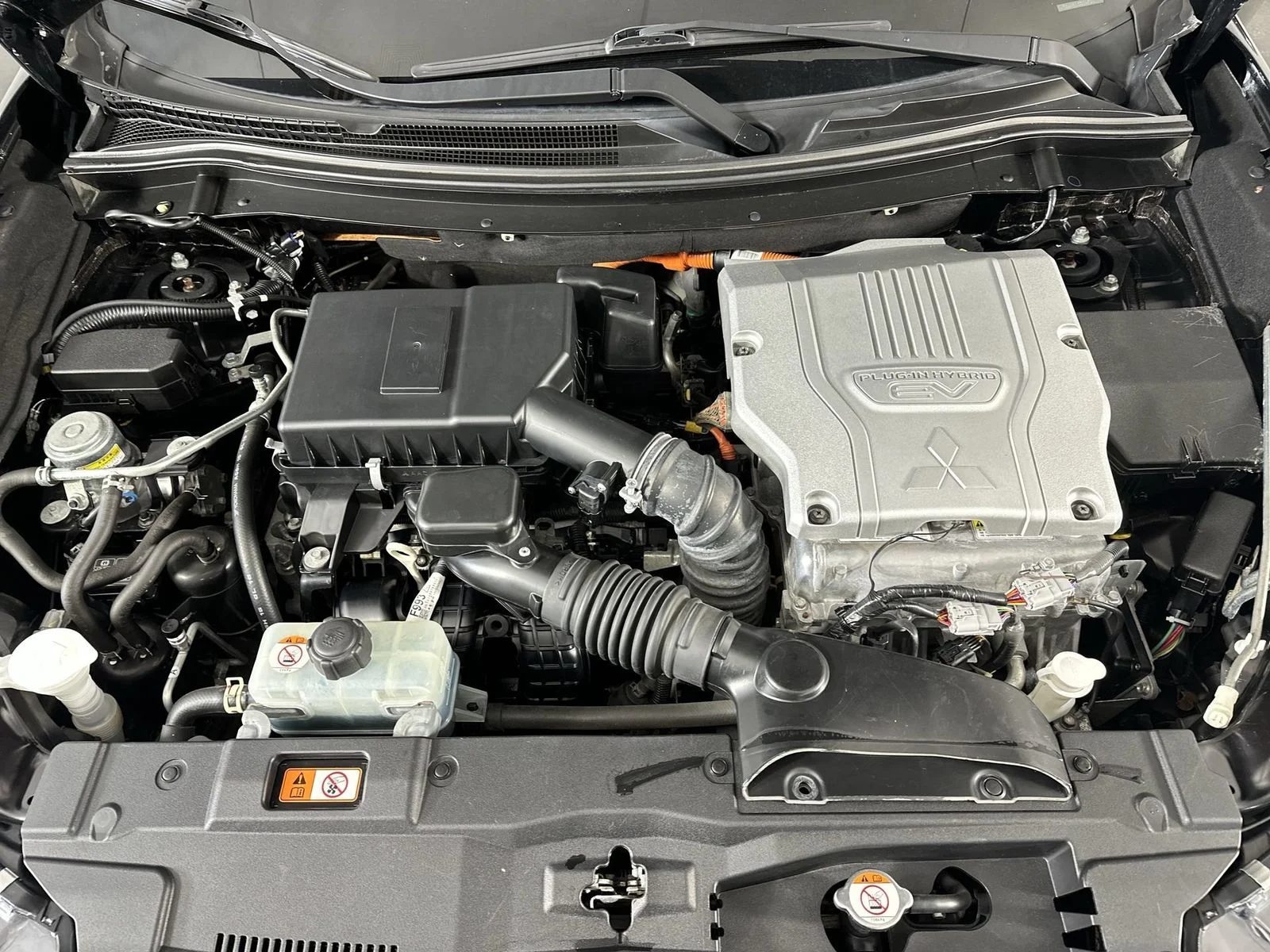 Used 2018 Black Mitsubishi SEL image 28