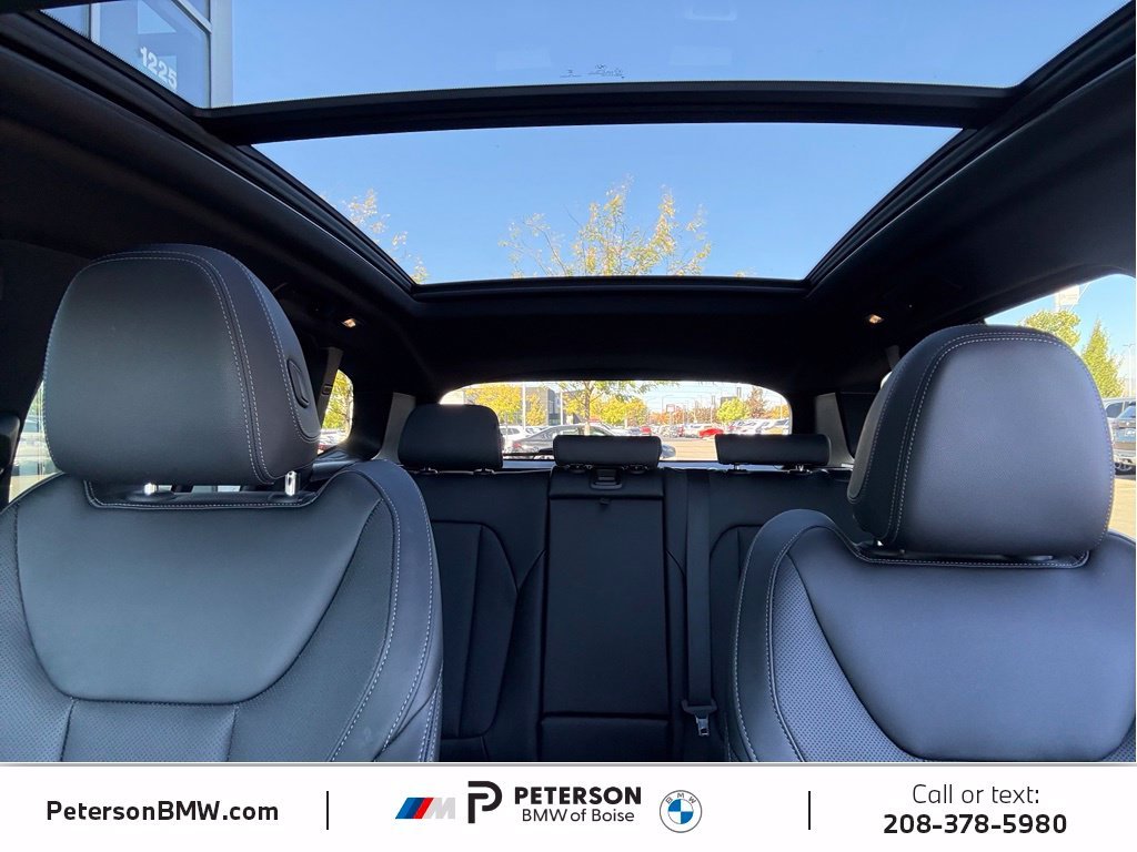 Used 2024 White BMW xDrive30i image 35