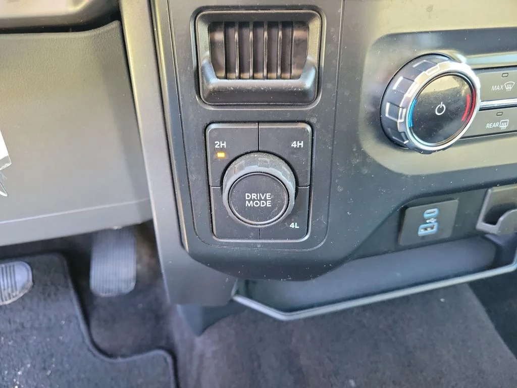 Used 2022 Oxford White Ford XLT image 23